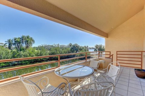 Touwnhouse à vendre à Saint Petersburg, Floride: 2 chambres, 201.41 m2 № 1909882 - photo 2