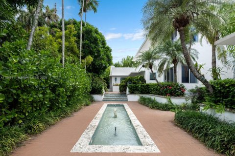 House in Miami Beach, Florida 4 bedrooms, 280.47 sq.m. № 1842764 - photo 4