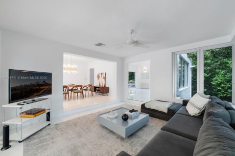 House in Miami Beach, Florida 4 bedrooms, 280.47 sq.m. № 1842764 - photo 5