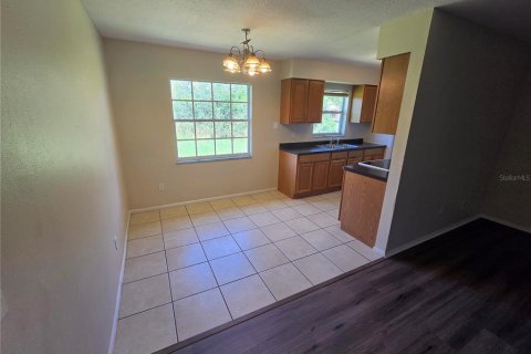 Villa ou maison à louer à Casselberry, Floride: 4 chambres, 106.84 m2 № 2415261 - photo 4
