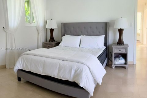 Casa en alquiler en Miami, Florida, 3 dormitorios, 179.77 m2 № 1998933 - foto 25