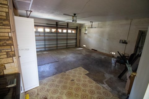 Casa en alquiler en Miami, Florida, 3 dormitorios, 179.77 m2 № 1998933 - foto 12