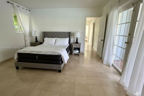 Casa en alquiler en Miami, Florida, 3 dormitorios, 179.77 m2 № 1998933 - foto 24