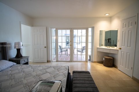 Casa en alquiler en Miami, Florida, 3 dormitorios, 179.77 m2 № 1998933 - foto 27