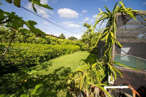 Casa en alquiler en Miami, Florida, 3 dormitorios, 179.77 m2 № 1998933 - foto 16