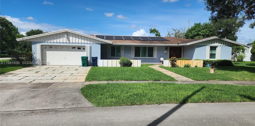 Casa en Miami, Florida 3 dormitorios, 179.77 m2 № 1998933