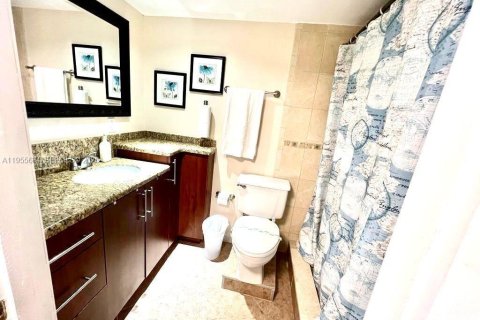 Condominio en venta en Hollywood, Florida, 2 dormitorios, 81.2 m2 № 2153425 - foto 15