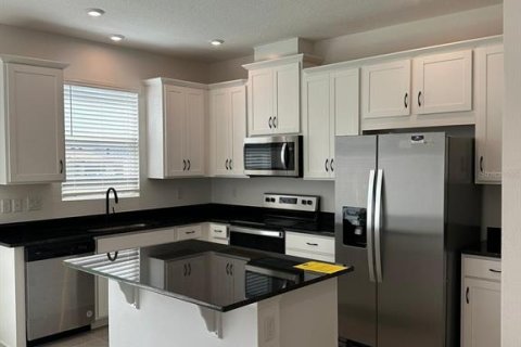Touwnhouse à louer à Kissimmee, Floride: 3 chambres, 144.56 m2 № 2437356 - photo 2