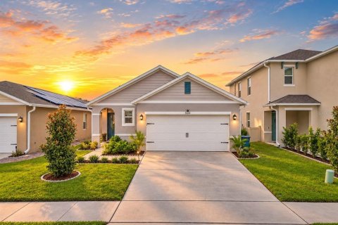 House in Sanford, Florida 3 bedrooms, 140.28 sq.m. № 2298278