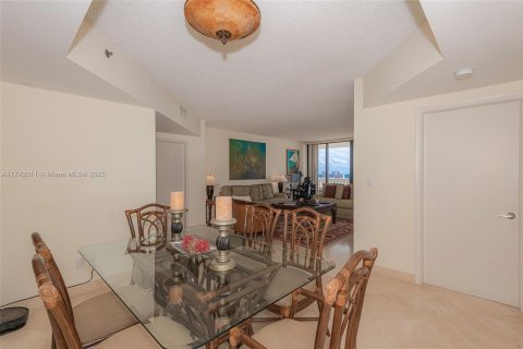 Condominio en venta en Aventura, Florida, 2 dormitorios, 144.93 m2 № 1730453 - foto 5