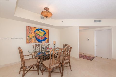 Condominio en venta en Aventura, Florida, 2 dormitorios, 144.93 m2 № 1730453 - foto 4