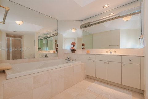 Condominio en venta en Aventura, Florida, 2 dormitorios, 144.93 m2 № 1730453 - foto 17