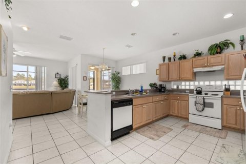 House in Kissimmee, Florida 4 bedrooms, 157.93 sq.m. № 1535635 - photo 5