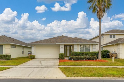 House in Kissimmee, Florida 4 bedrooms, 157.93 sq.m. № 1535635 - photo 1