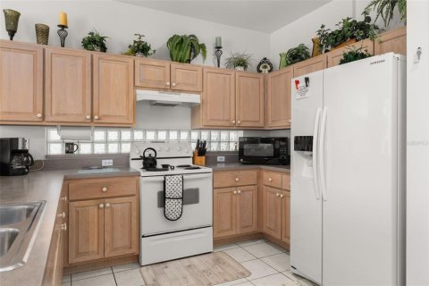 House in Kissimmee, Florida 4 bedrooms, 157.93 sq.m. № 1535635 - photo 6