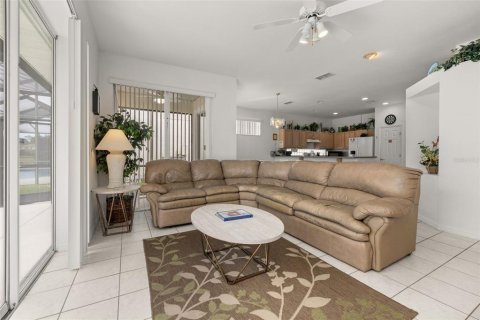 House in Kissimmee, Florida 4 bedrooms, 157.93 sq.m. № 1535635 - photo 12