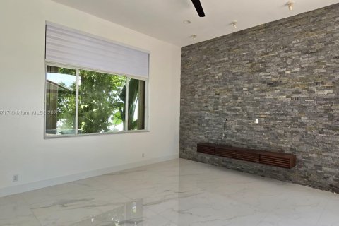 House in Weston, Florida 5 bedrooms, 239.13 sq.m. № 2016203 - photo 12