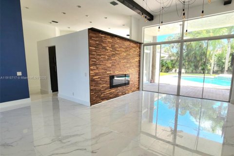 House in Weston, Florida 5 bedrooms, 239.13 sq.m. № 2016203 - photo 4