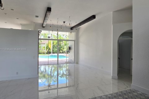 House in Weston, Florida 5 bedrooms, 239.13 sq.m. № 2016203 - photo 5