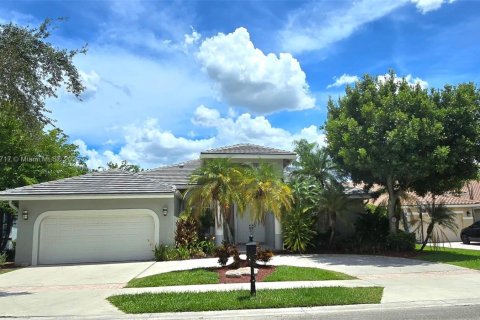 House in Weston, Florida 5 bedrooms, 239.13 sq.m. № 2016203 - photo 1