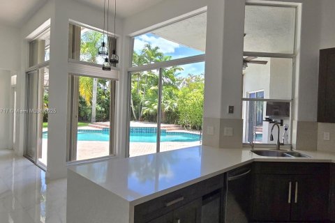 House in Weston, Florida 5 bedrooms, 239.13 sq.m. № 2016203 - photo 14