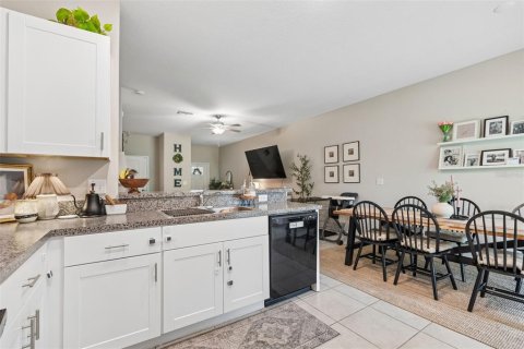 Touwnhouse à vendre à Wesley Chapel, Floride: 3 chambres, 151.8 m2 № 2207627 - photo 16