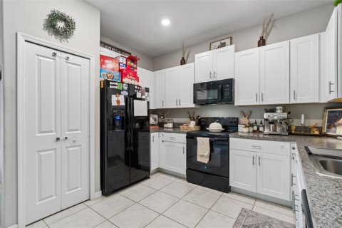 Touwnhouse à vendre à Wesley Chapel, Floride: 3 chambres, 151.8 m2 № 2207627 - photo 18