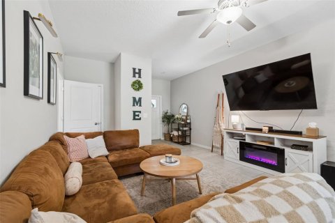 Touwnhouse à vendre à Wesley Chapel, Floride: 3 chambres, 151.8 m2 № 2207627 - photo 12