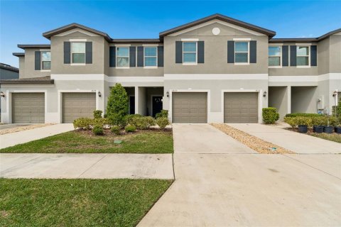 Touwnhouse à vendre à Wesley Chapel, Floride: 3 chambres, 151.8 m2 № 2207627 - photo 4