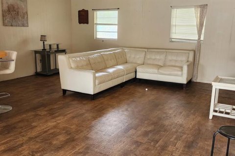 Villa ou maison à louer à Arcadia, Floride: 2 chambres, 83.61 m2 № 2211890 - photo 3