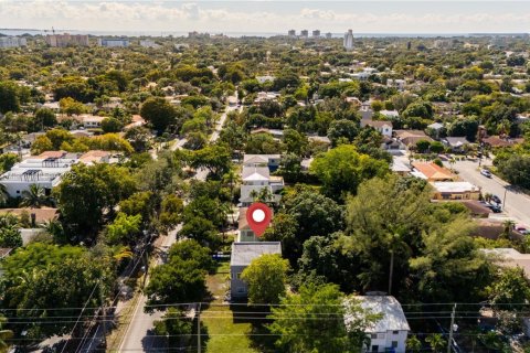 Adosado en venta en Miami, Florida, 4 dormitorios, 187.48 m2 № 1969788 - foto 15