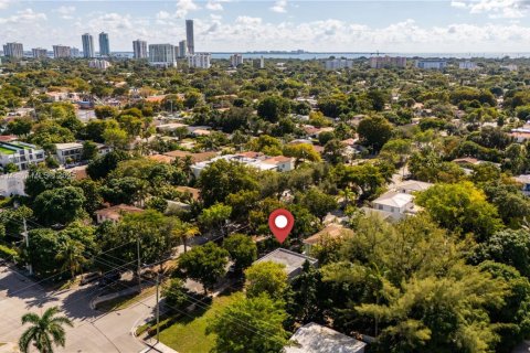 Adosado en venta en Miami, Florida, 4 dormitorios, 187.48 m2 № 1969788 - foto 16