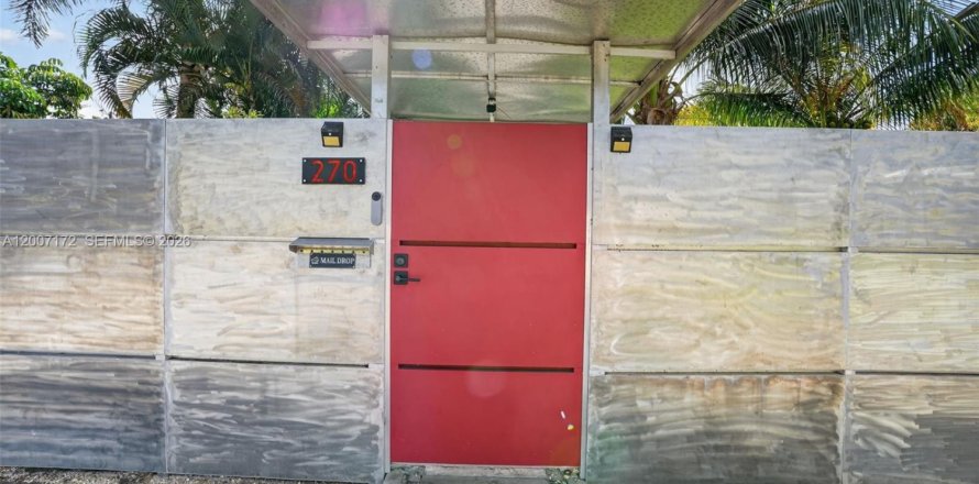 Дом в Майами, Флорида 3 спальни, 121.89м2 № 2242647