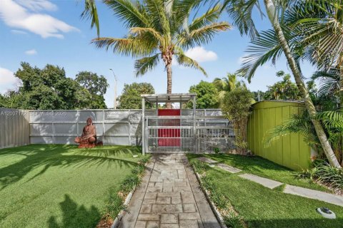 Купить виллу или дом в Майами, Флорида 3 спальни, 121.89м2, № 2242647 - фото 5