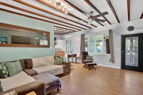 Купить виллу или дом в Майами, Флорида 3 спальни, 121.89м2, № 2242647 - фото 9