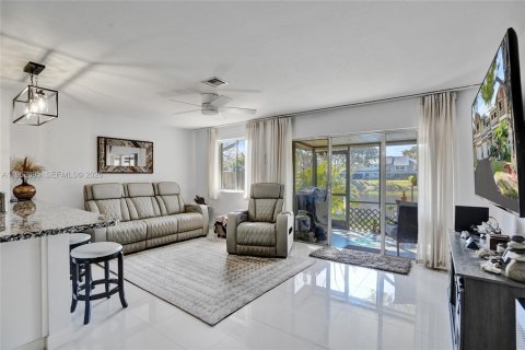 Touwnhouse à vendre à Deerfield Beach, Floride: 2 chambres, 132.76 m2 № 2030449 - photo 16