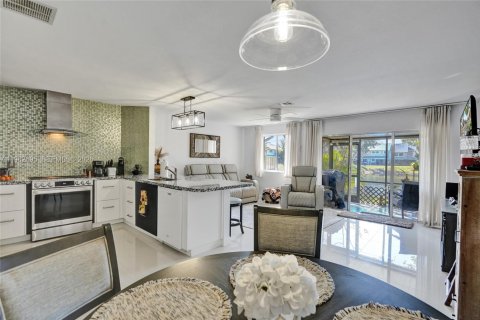 Touwnhouse à vendre à Deerfield Beach, Floride: 2 chambres, 132.76 m2 № 2030449 - photo 11