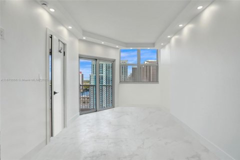 Copropriété à vendre à Hallandale Beach, Floride: 1 chambre, 80.82 m2 № 1979459 - photo 16