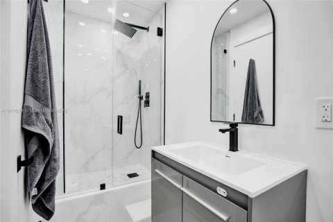 Copropriété à vendre à Hallandale Beach, Floride: 1 chambre, 80.82 m2 № 1979459 - photo 13