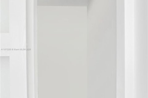 Copropriété à vendre à Hallandale Beach, Floride: 1 chambre, 80.82 m2 № 1979459 - photo 23