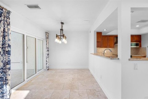 Adosado en venta en Tampa, Florida, 3 dormitorios, 147.25 m2 № 1719570 - foto 20