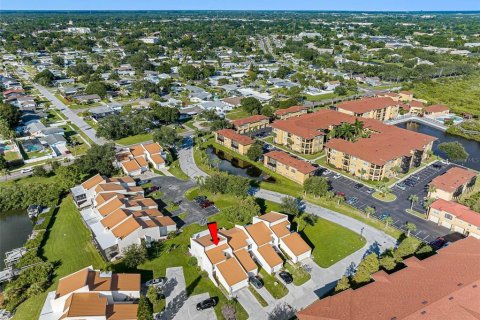 Adosado en venta en Tampa, Florida, 3 dormitorios, 147.25 m2 № 1719570 - foto 29