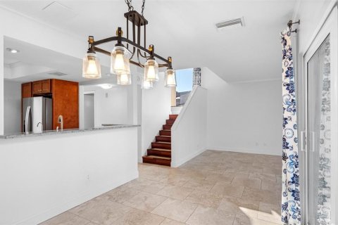 Adosado en venta en Tampa, Florida, 3 dormitorios, 147.25 m2 № 1719570 - foto 9