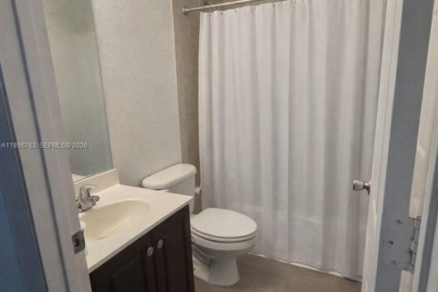 Снять в аренду таунхаус в Норт-Лодердейл, Флорида 3 спальни, 118.91м2, № 2010617 - фото 6