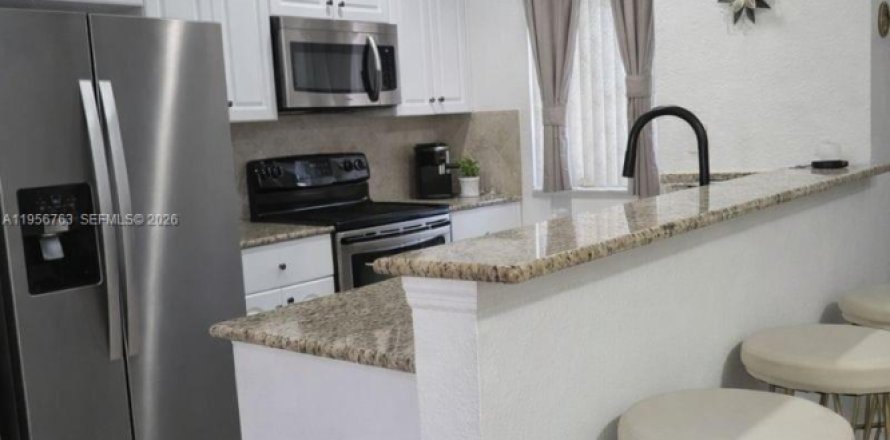 Таунхаус в Норт-Лодердейл, Флорида 3 спальни, 118.91м2 № 2010617