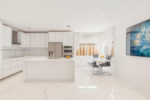 Купить виллу или дом в Катлер-Бей, Флорида 4 спальни, 248.05м2, № 2052433 - фото 4