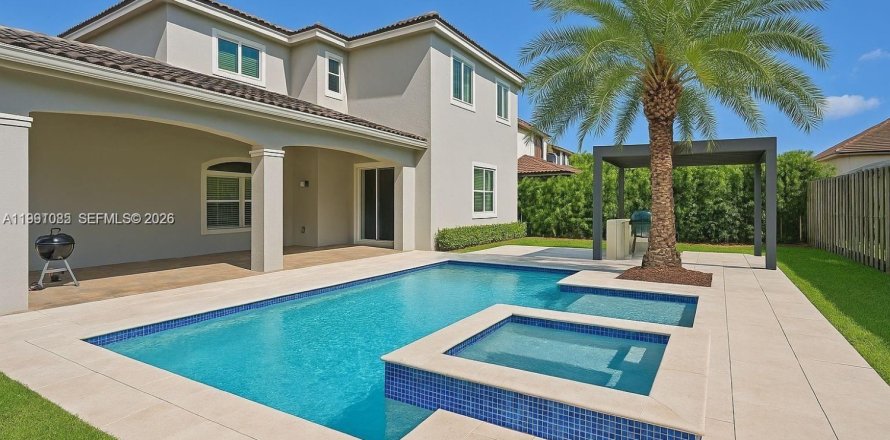 Дом в Катлер-Бей, Флорида 4 спальни, 248.05м2 № 2052433