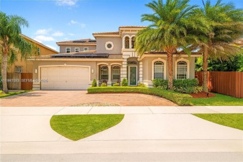 Купить виллу или дом в Катлер-Бей, Флорида 4 спальни, 248.05м2, № 2052433 - фото 2