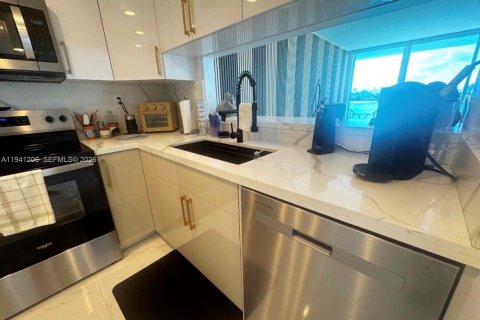 Condominio en venta en Miami Beach, Florida, 1 dormitorio, 53.23 m2 № 1999888 - foto 8