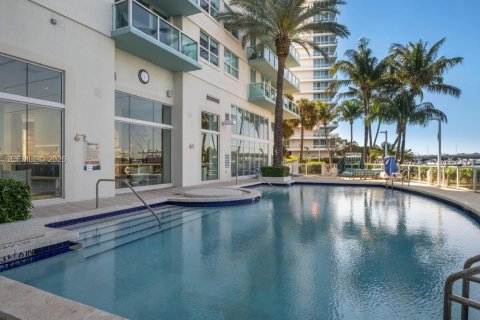 Condominio en venta en Miami Beach, Florida, 1 dormitorio, 53.23 m2 № 1999888 - foto 11